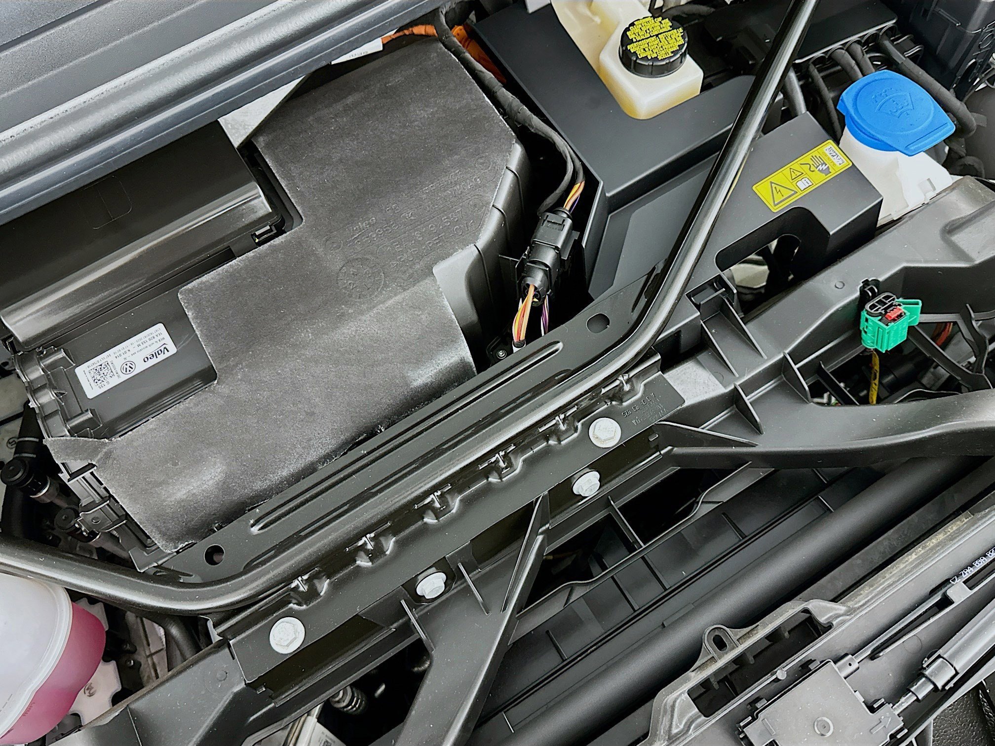 Used 2024 Audi Q4 e-tron Prestige image 32