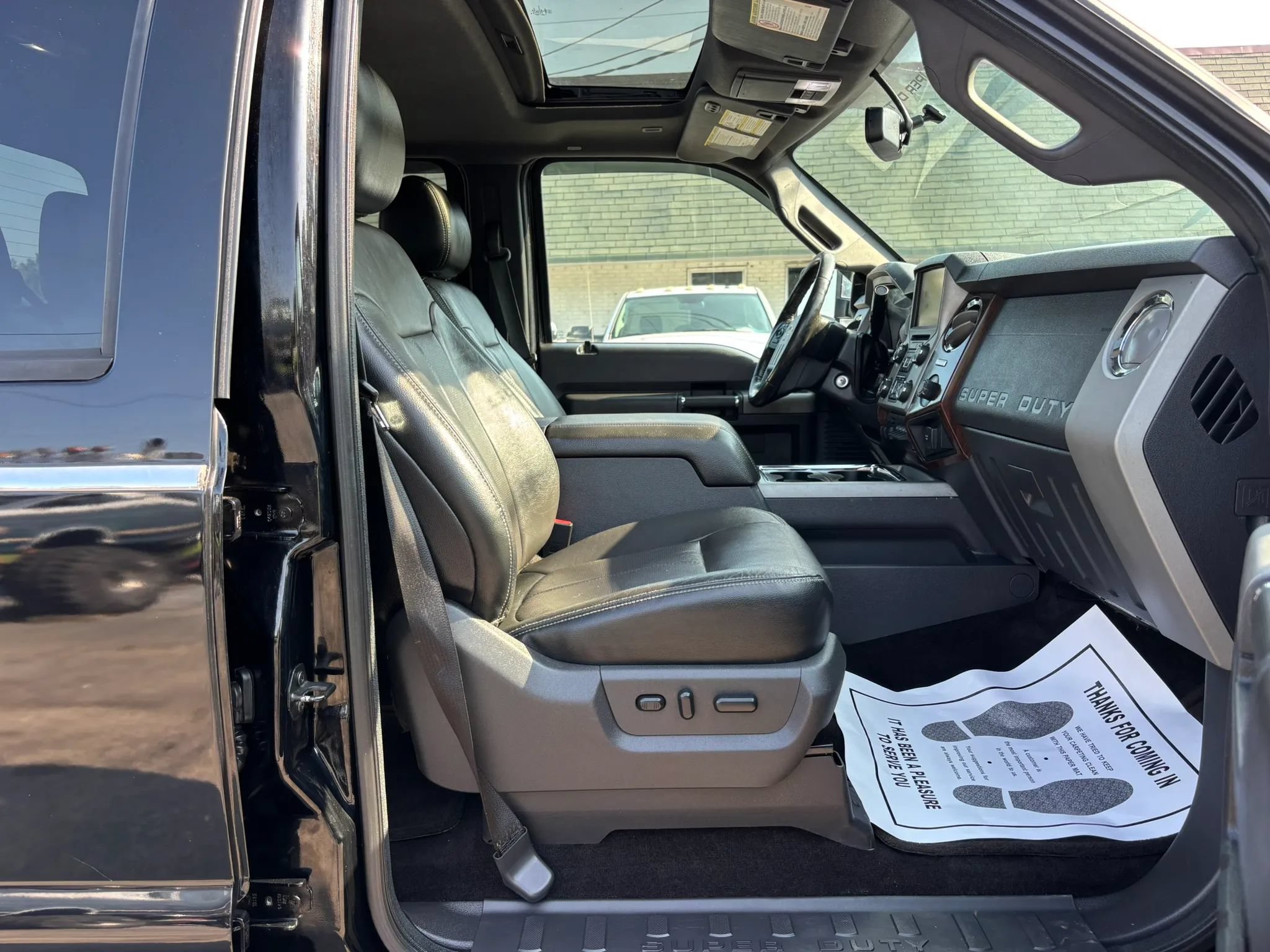 Used 2016 Ford F350 Lariat w/ Lariat Ultimate Package AWD/4WD image 32