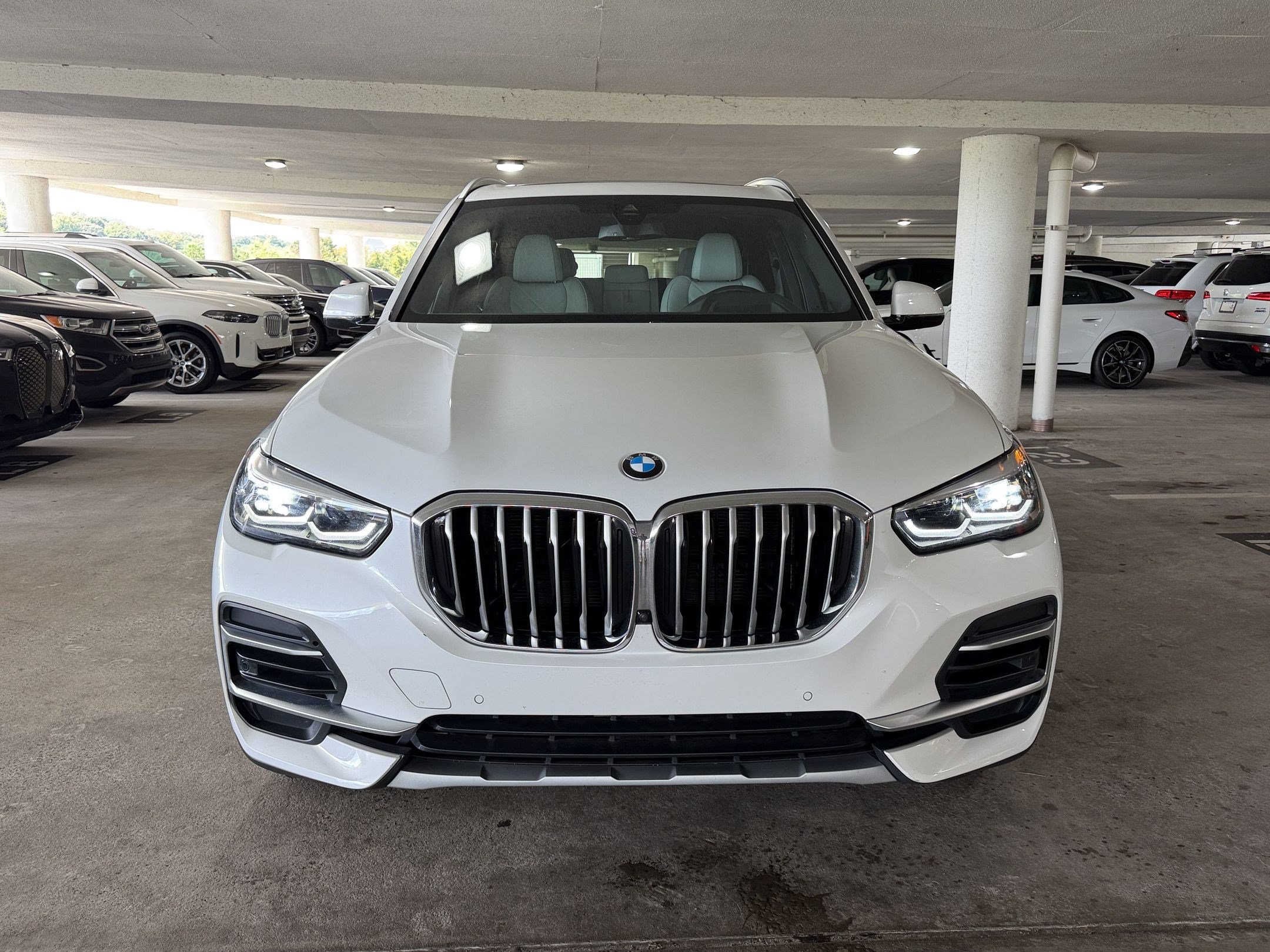 Certified 2023 BMW X5 xDrive40i w/ Premium Package AWD/4WD image 4