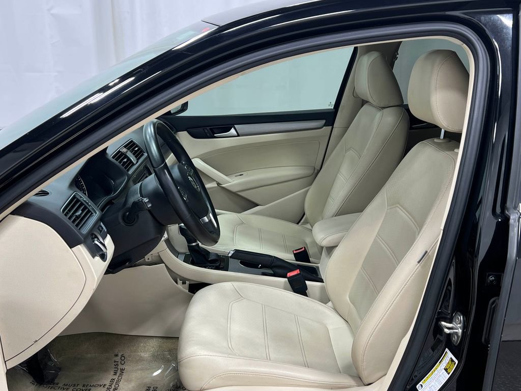 Used 2015 Volkswagen Passat TDI SE image 12