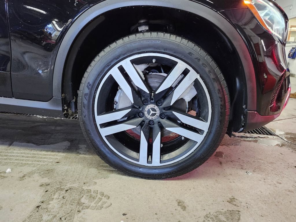 Used 2020 Mercedes-Benz GLC 300 4MATIC image 12