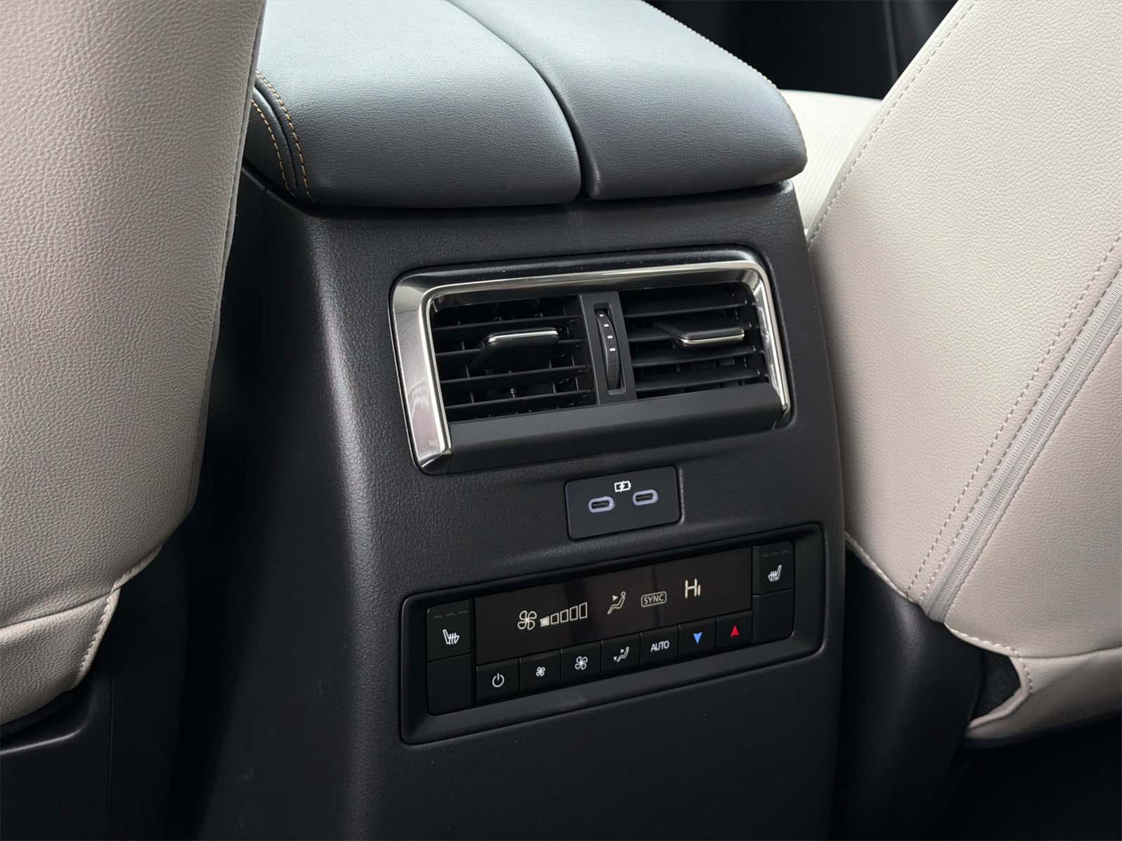 New 2026 MAZDA CX-90 Plug-In Hybrid w/ Preferred image 19