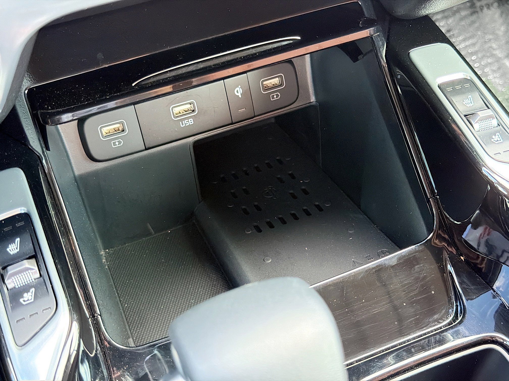 Used 2023 Kia Sorento SX Prestige image 31