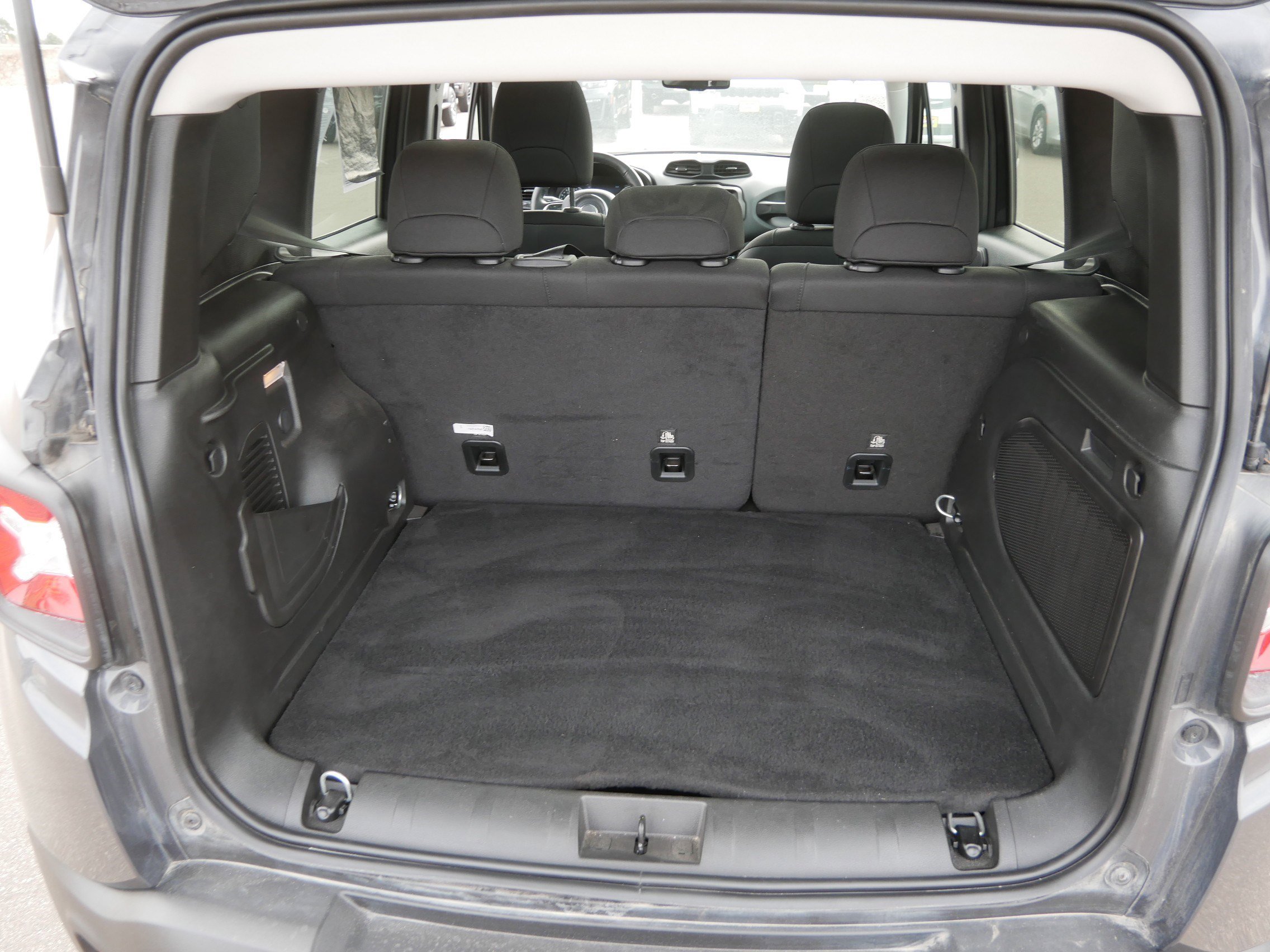 Used 2023 Jeep Renegade Altitude w/ Sun/Sound Group image 18