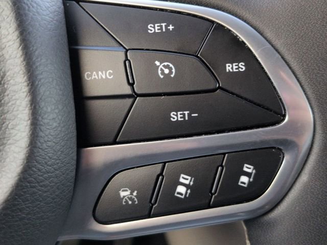 Used 2024 Chrysler Pacifica Touring-L image 20