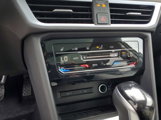 New 2026 Volkswagen Taos SE FWD image 20