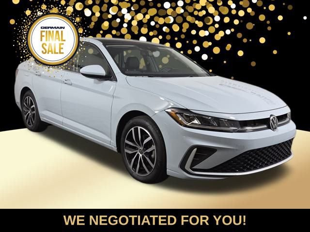 Used 2025 Volkswagen Jetta SE w/ Sunroof Package image 4