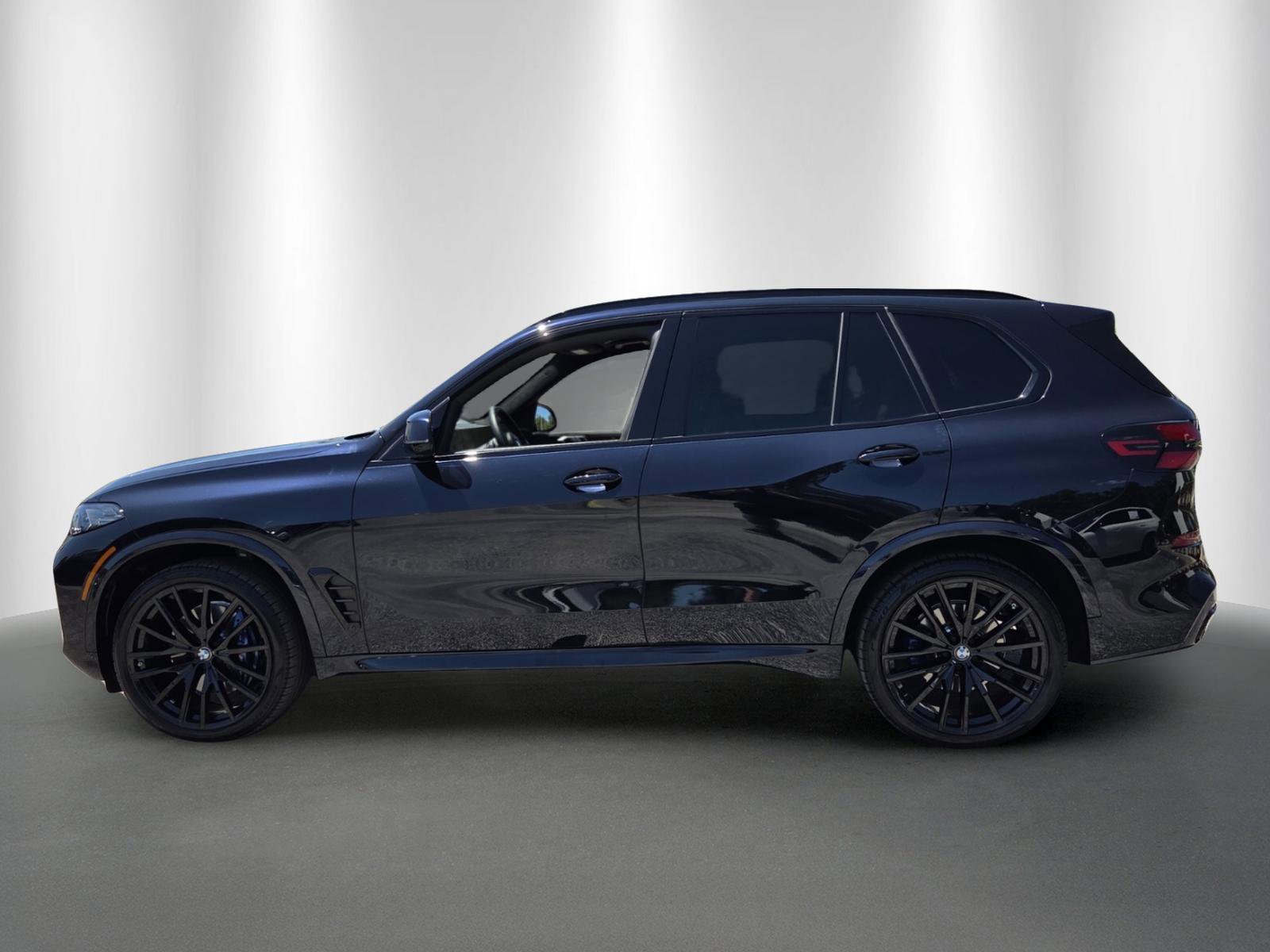 Certified 2025 BMW X5 xDrive40i w/ Executive Package AWD/4WD image 4