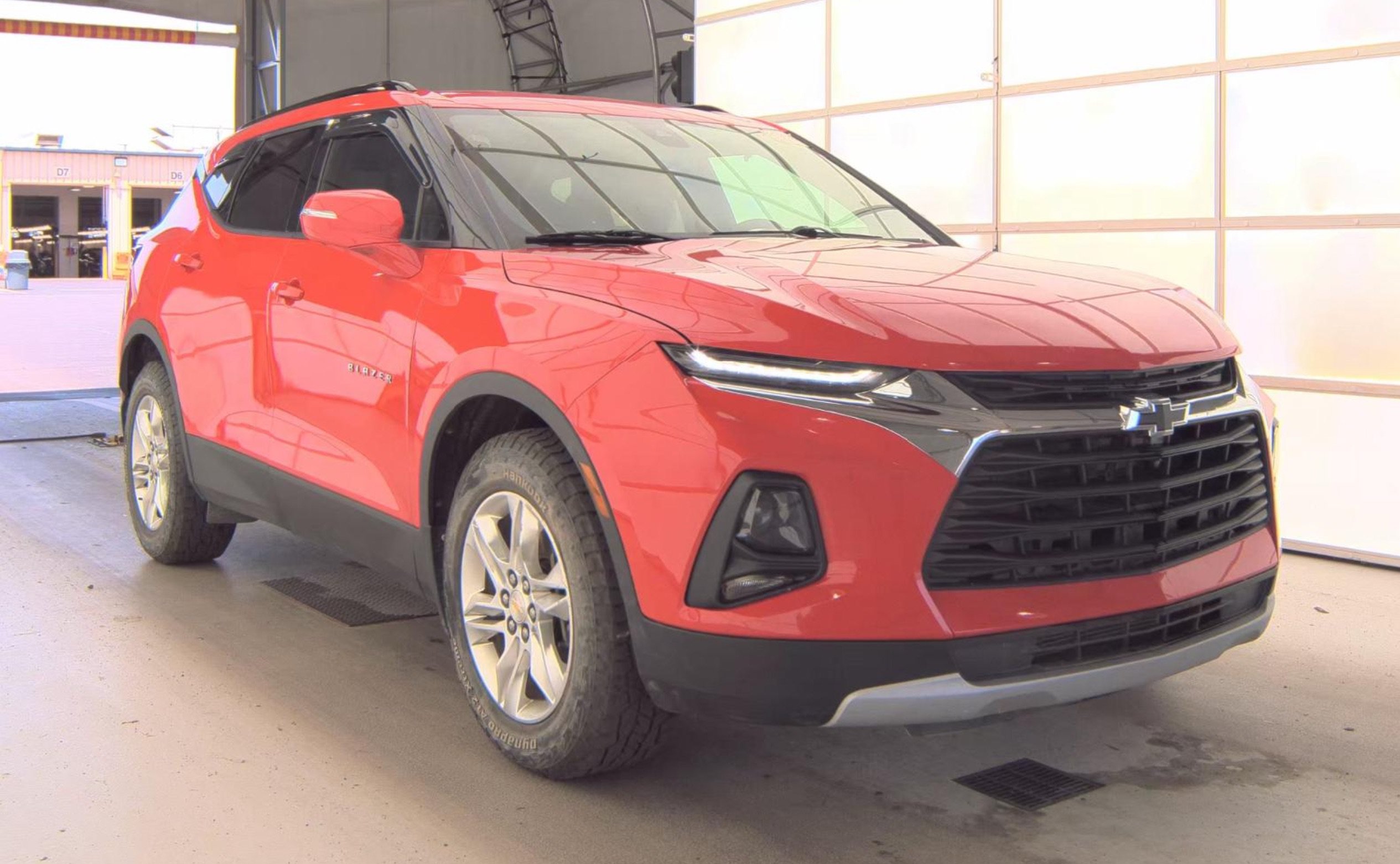 Used 2019 Chevrolet Blazer LT w/ Sound & Technology Package AWD/4WD image 3