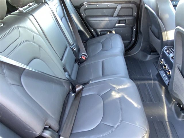 New 2025 Land Rover Defender 130 X-Dynamic SE image 13