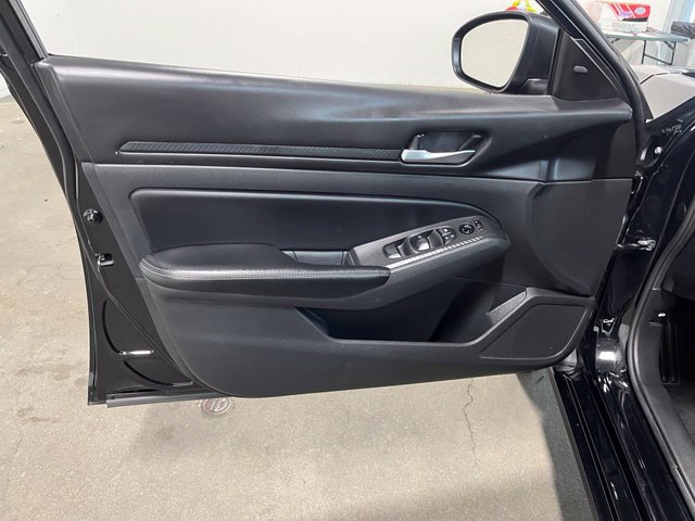 Used 2024 Nissan Altima 2.5 SV FWD image 24