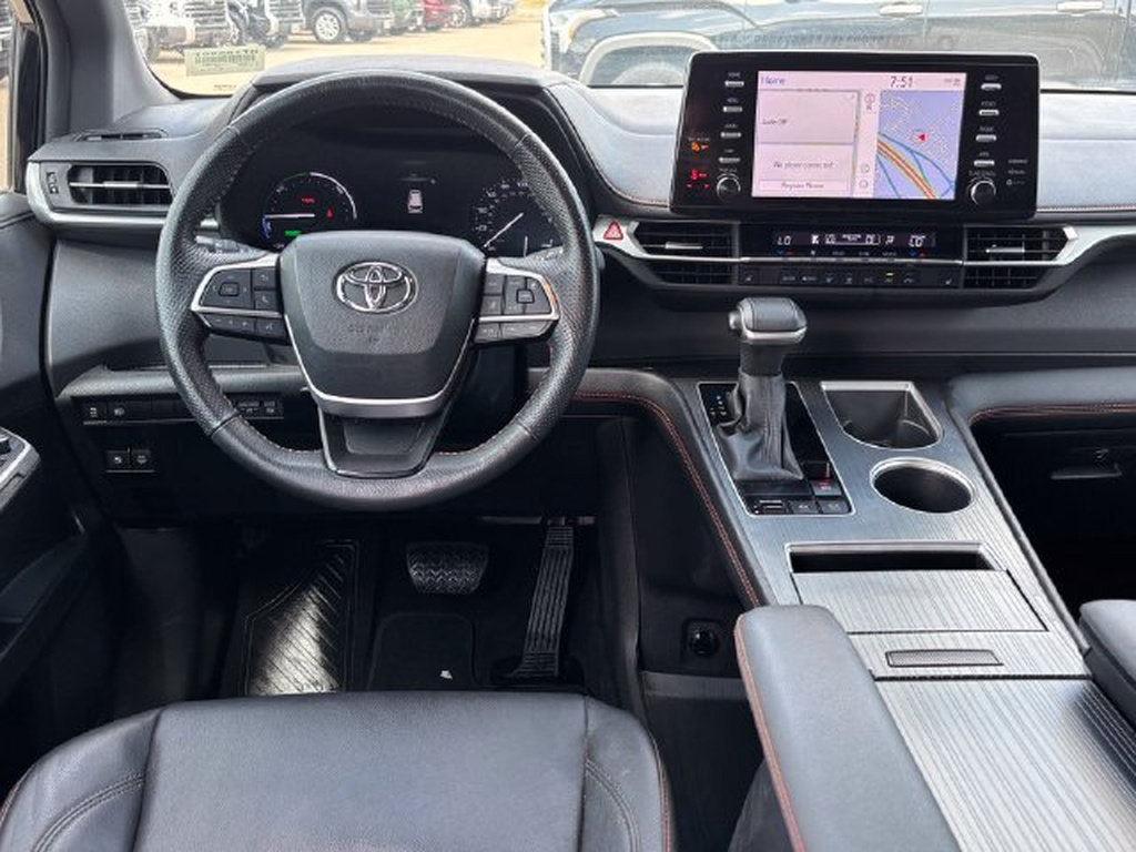 Certified 2024 Toyota Sienna XSE FWD image 10