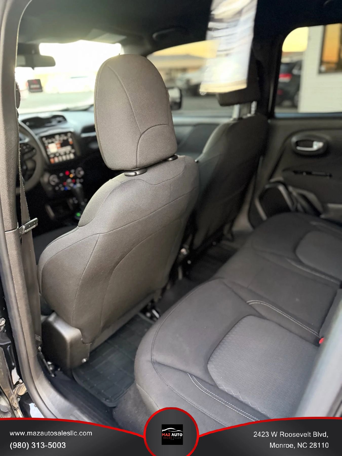 Used 2021 Jeep Renegade Latitude image 12