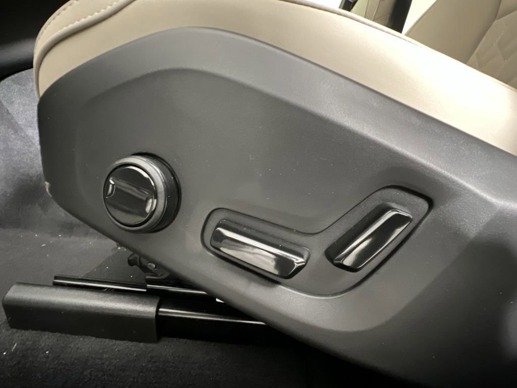 New 2026 Volvo XC60 B5 Core image 14