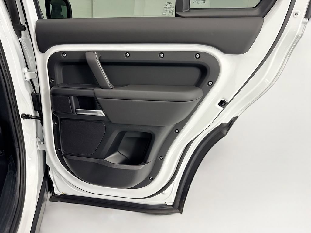 New 2026 Land Rover Defender 110 X-Dynamic SE AWD/4WD image 26