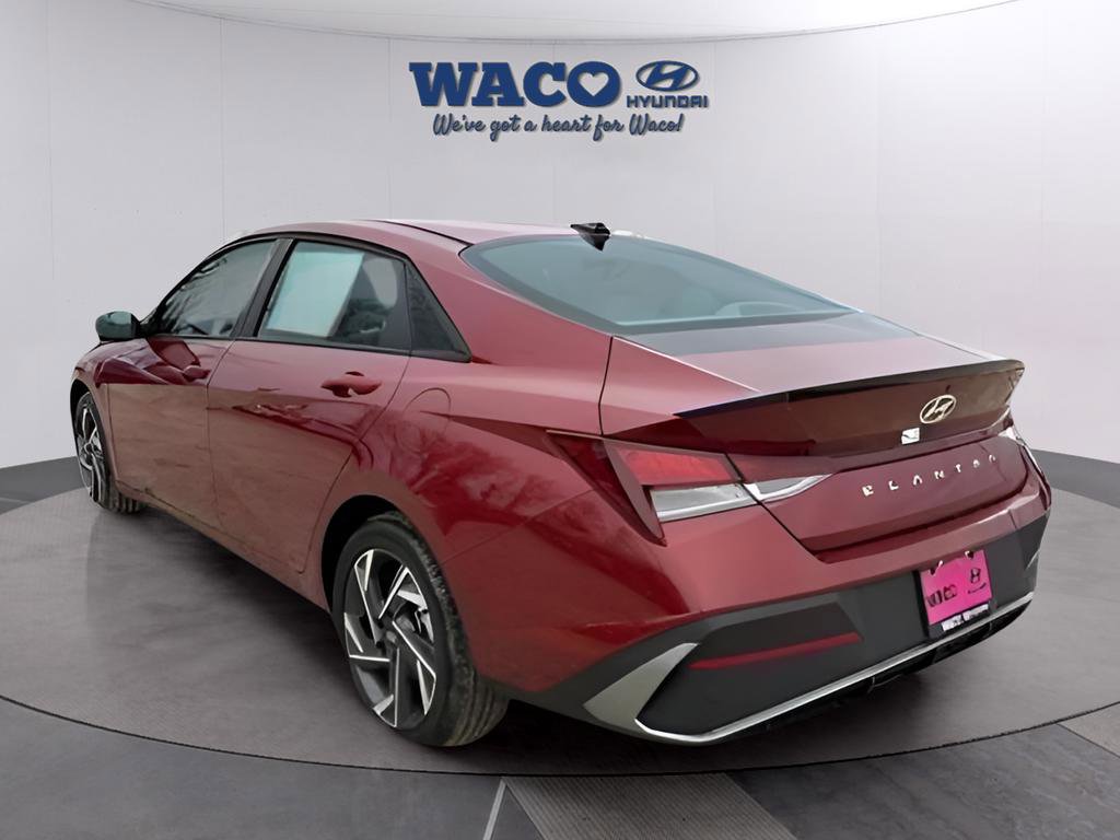 Used 2025 Hyundai Elantra Sport image 14
