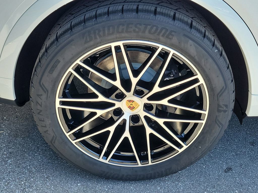 New 2026 Porsche Cayenne image 14