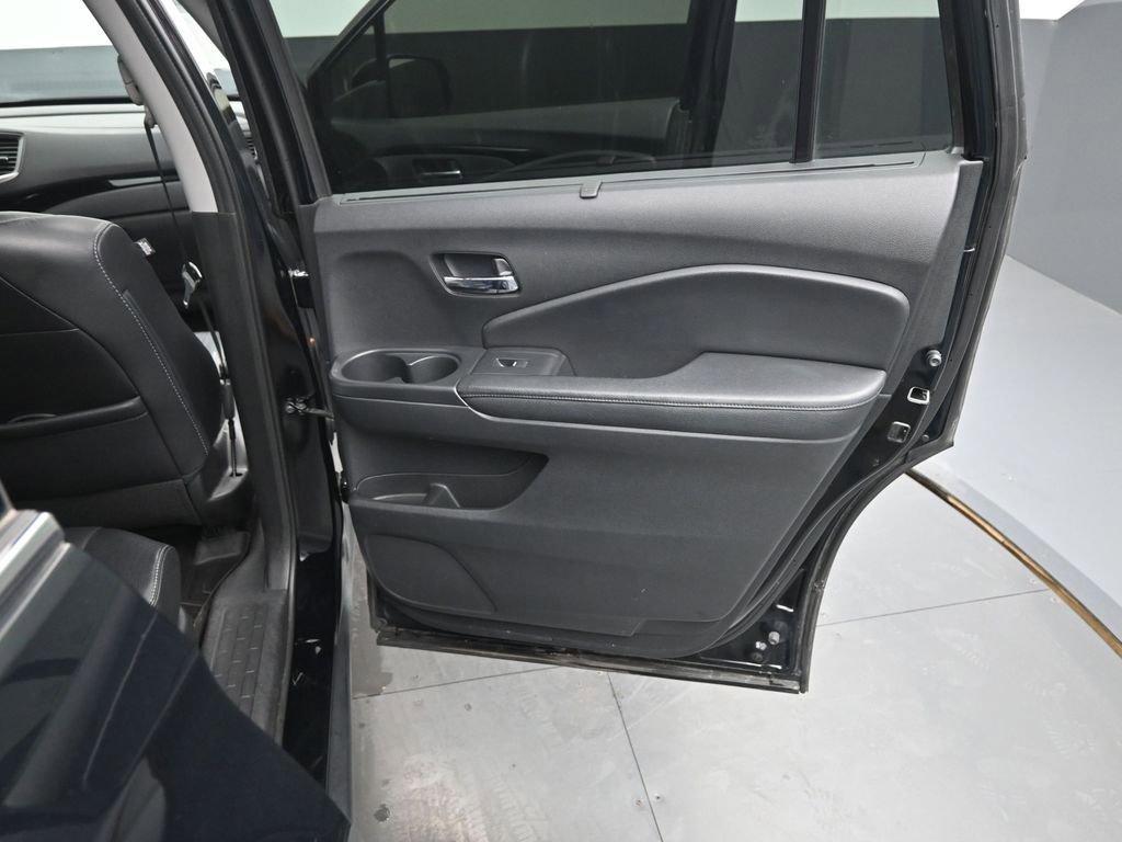 Used 2017 Honda Pilot Touring image 18