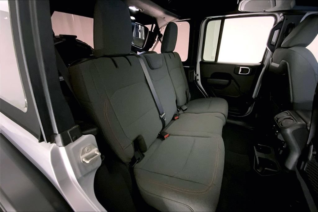 Used 2024 Jeep Wrangler Unlimited Rubicon w/ Technology Group AWD/4WD image 14