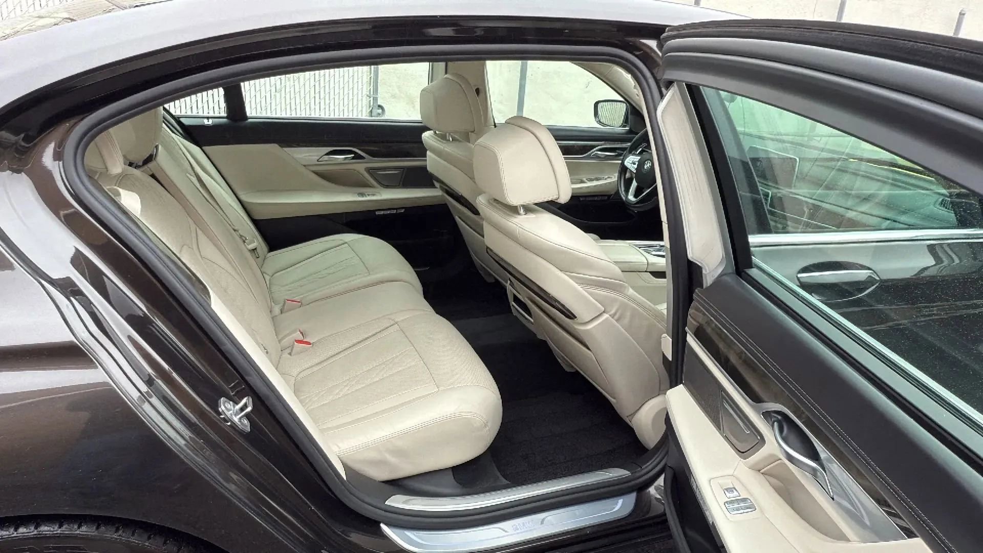 Used 2016 BMW 750i xDrive AWD/4WD image 22
