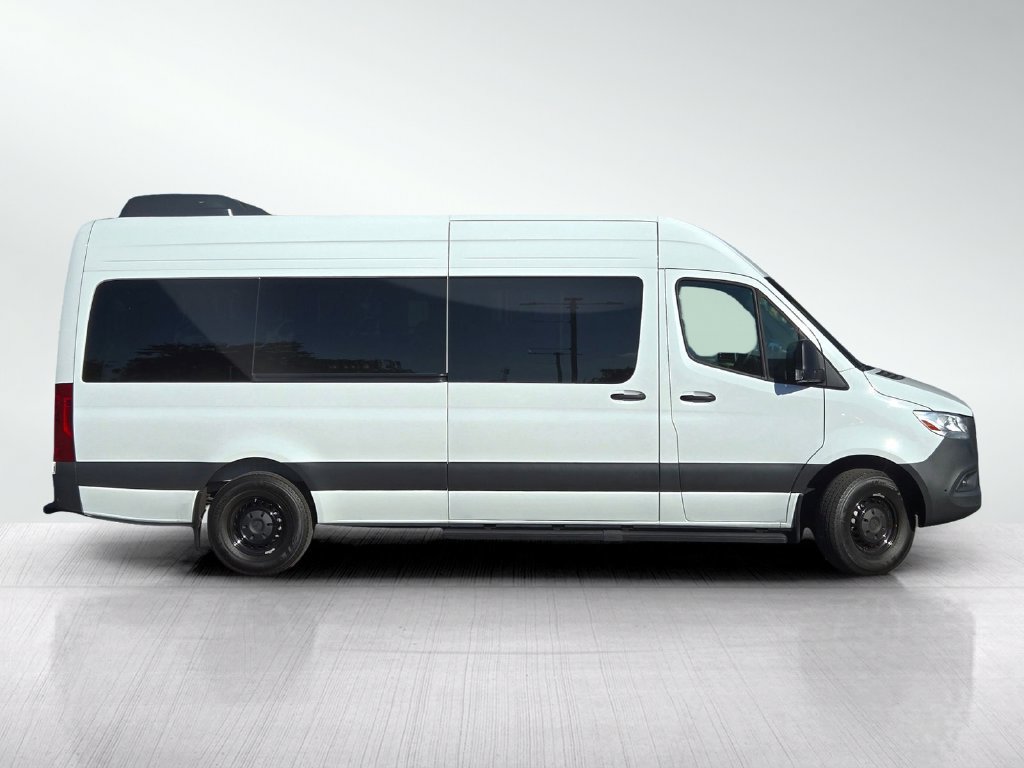 Used 2024 Mercedes-Benz Sprinter 2500 image 3