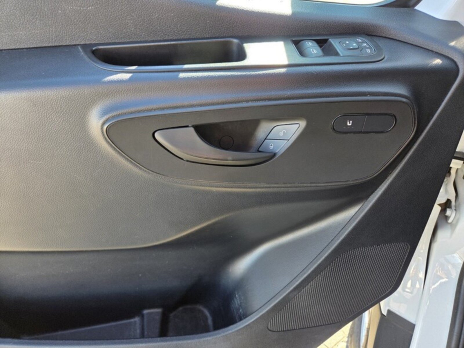 Used 2024 Mercedes-Benz Sprinter 2500 image 23