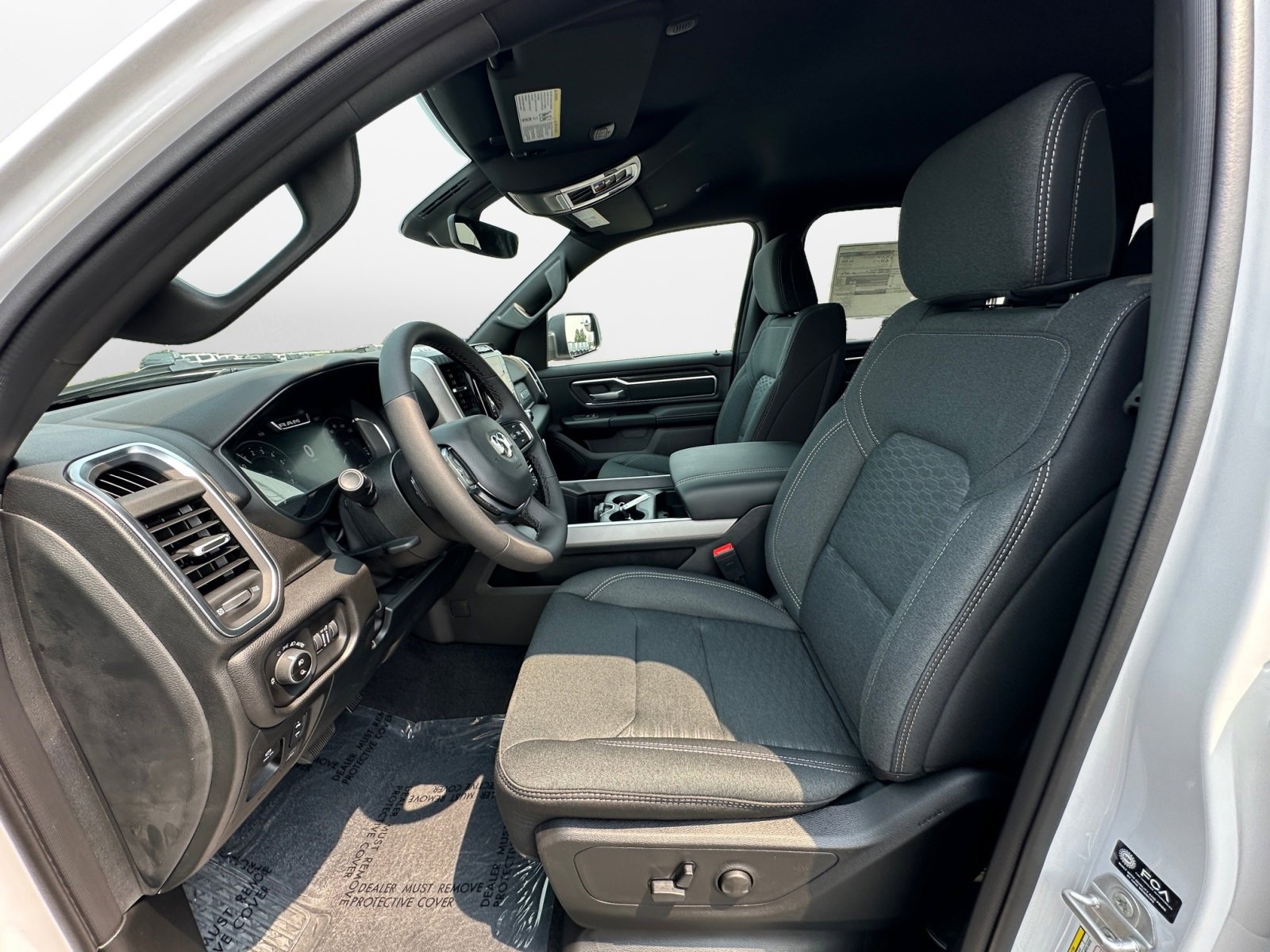 New 2026 RAM 1500 4x4 Crew Cab image 9
