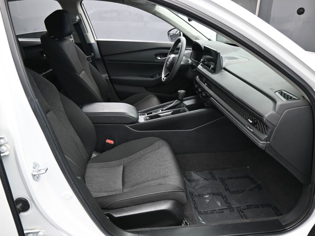 Used 2023 Honda Accord EX image 39