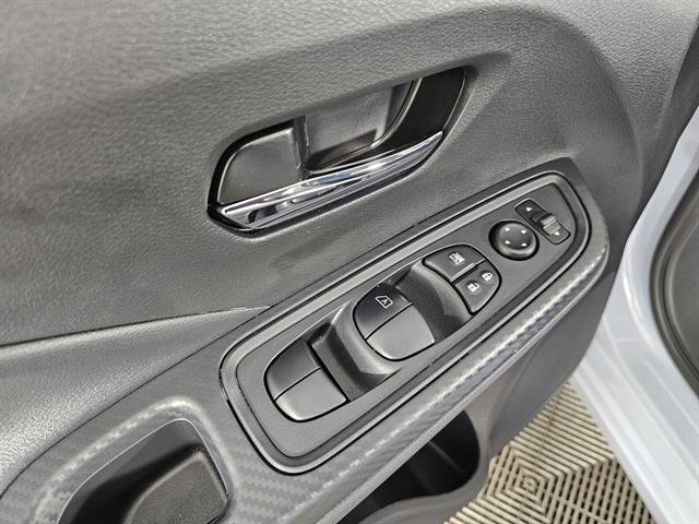 New 2025 Nissan Versa SV image 37