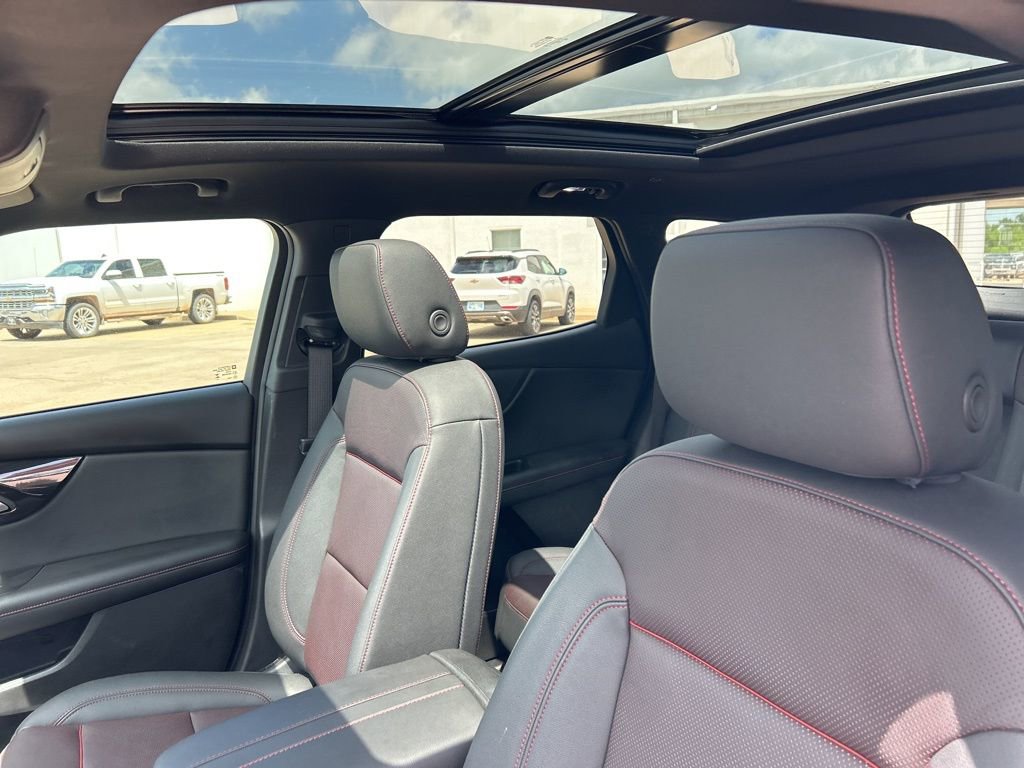 Used 2025 Chevrolet Blazer RS w/ Driver Confidence II Package FWD image 11
