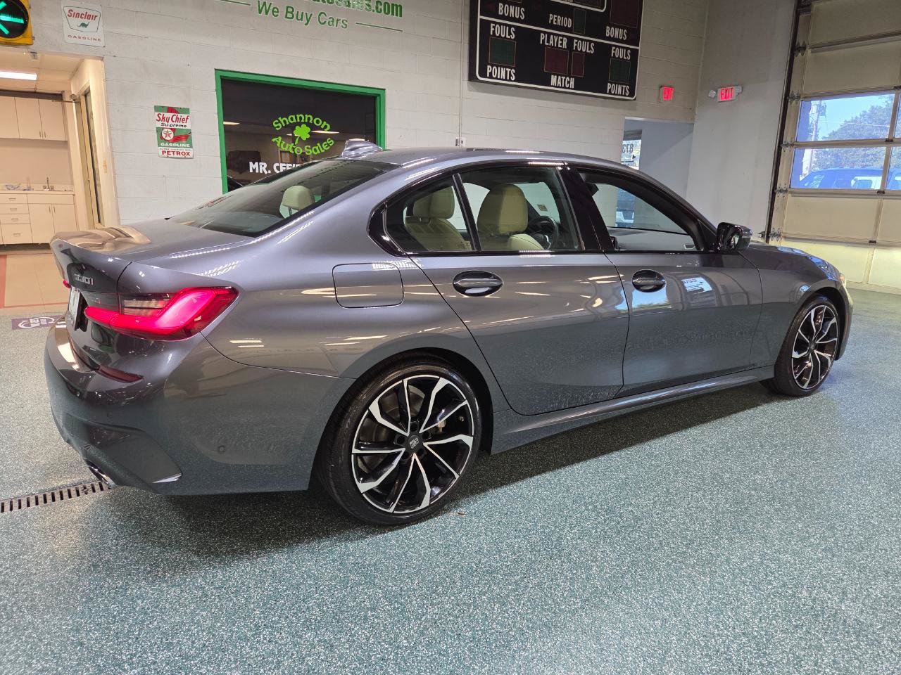 Used 2021 BMW 330i xDrive Sedan w/ M Sport Package AWD/4WD image 5
