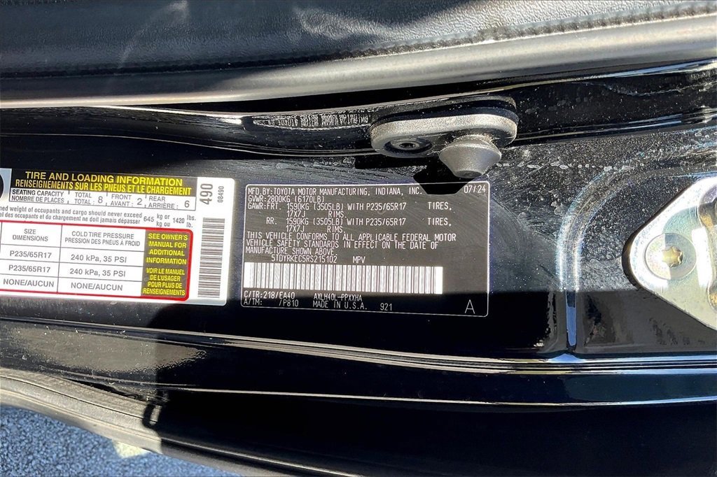 Used 2024 Toyota Sienna XLE image 29