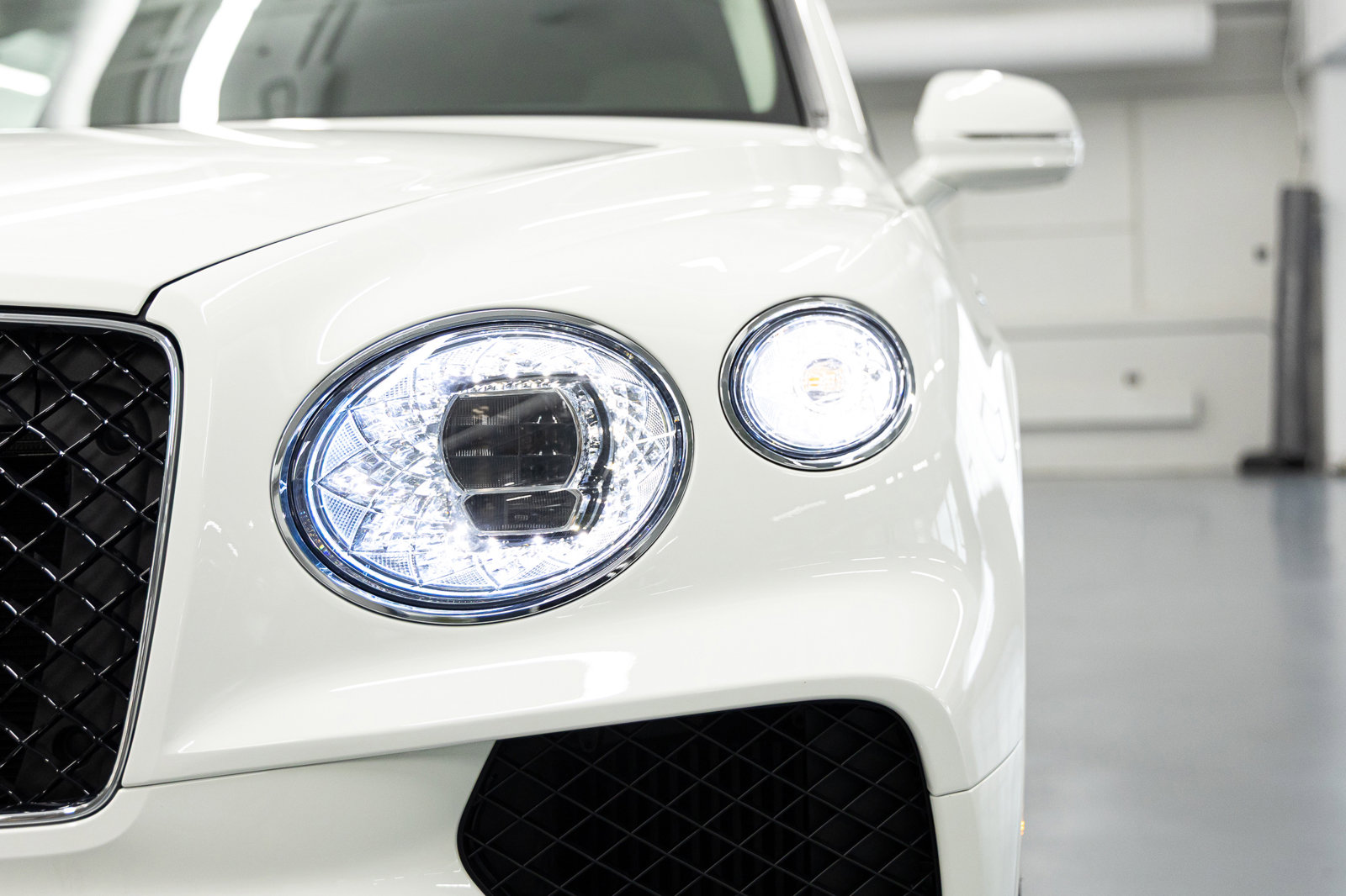 New 2026 Bentley Bentayga AWD/4WD image 10