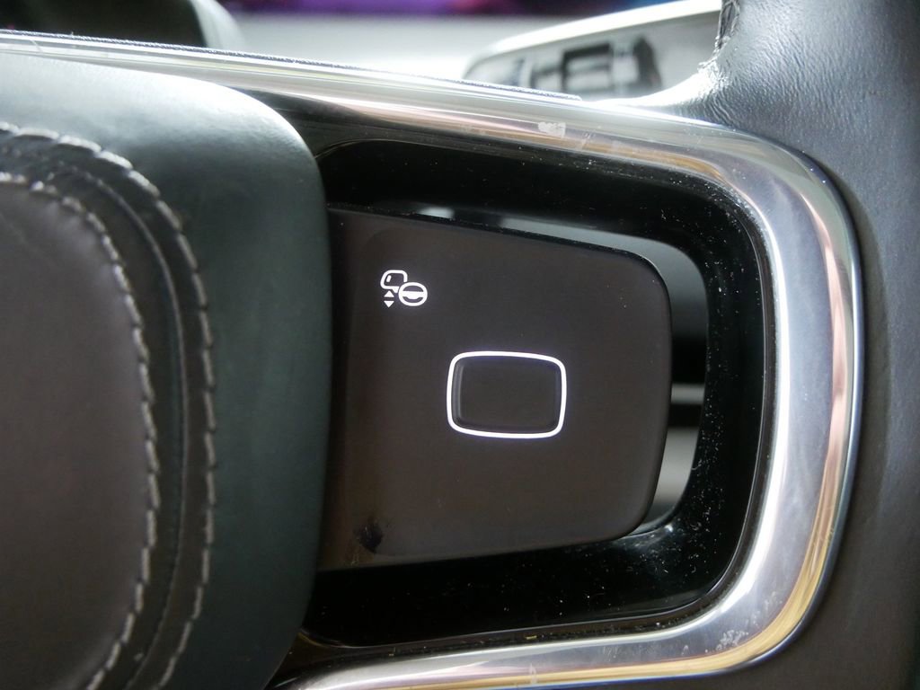 Used 2025 Lincoln Navigator Reserve image 28