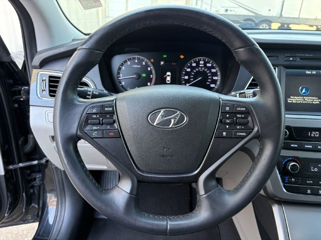Used 2017 Hyundai Sonata Limited w/ Ultimate Package 04 FWD image 15