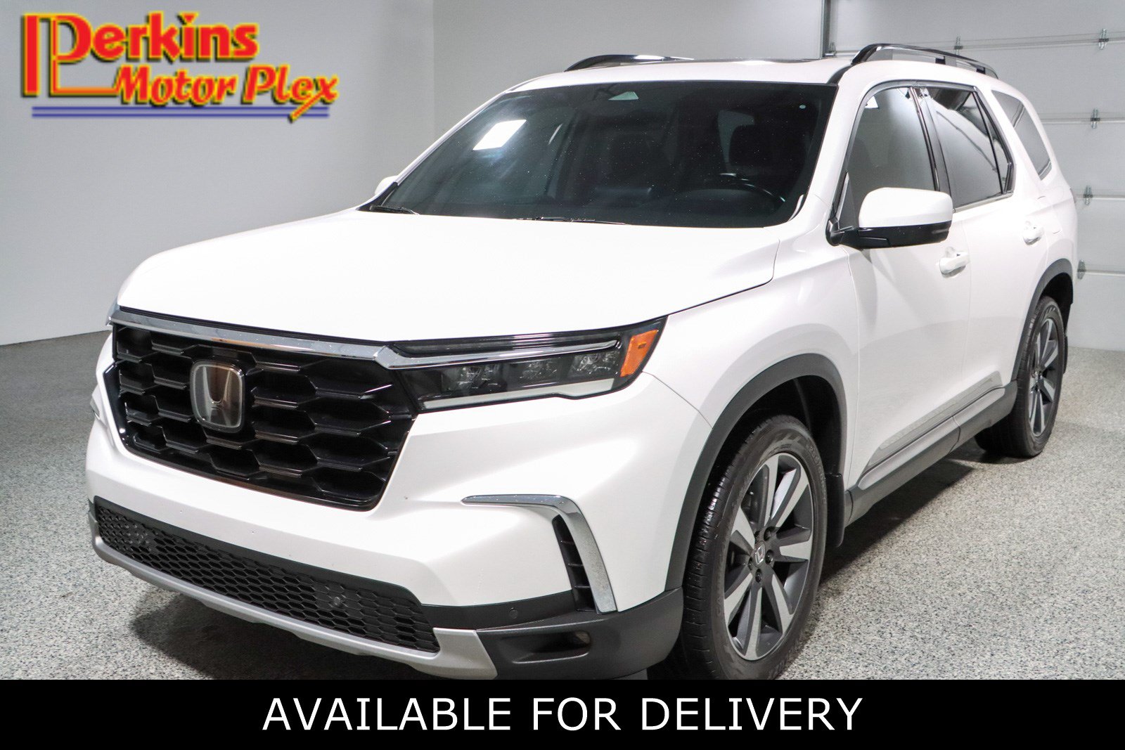 Used 2023 Honda Pilot Touring image 1