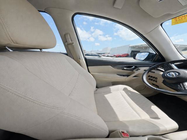 Used 2018 Nissan Rogue SV w/ Premium Package FWD image 12