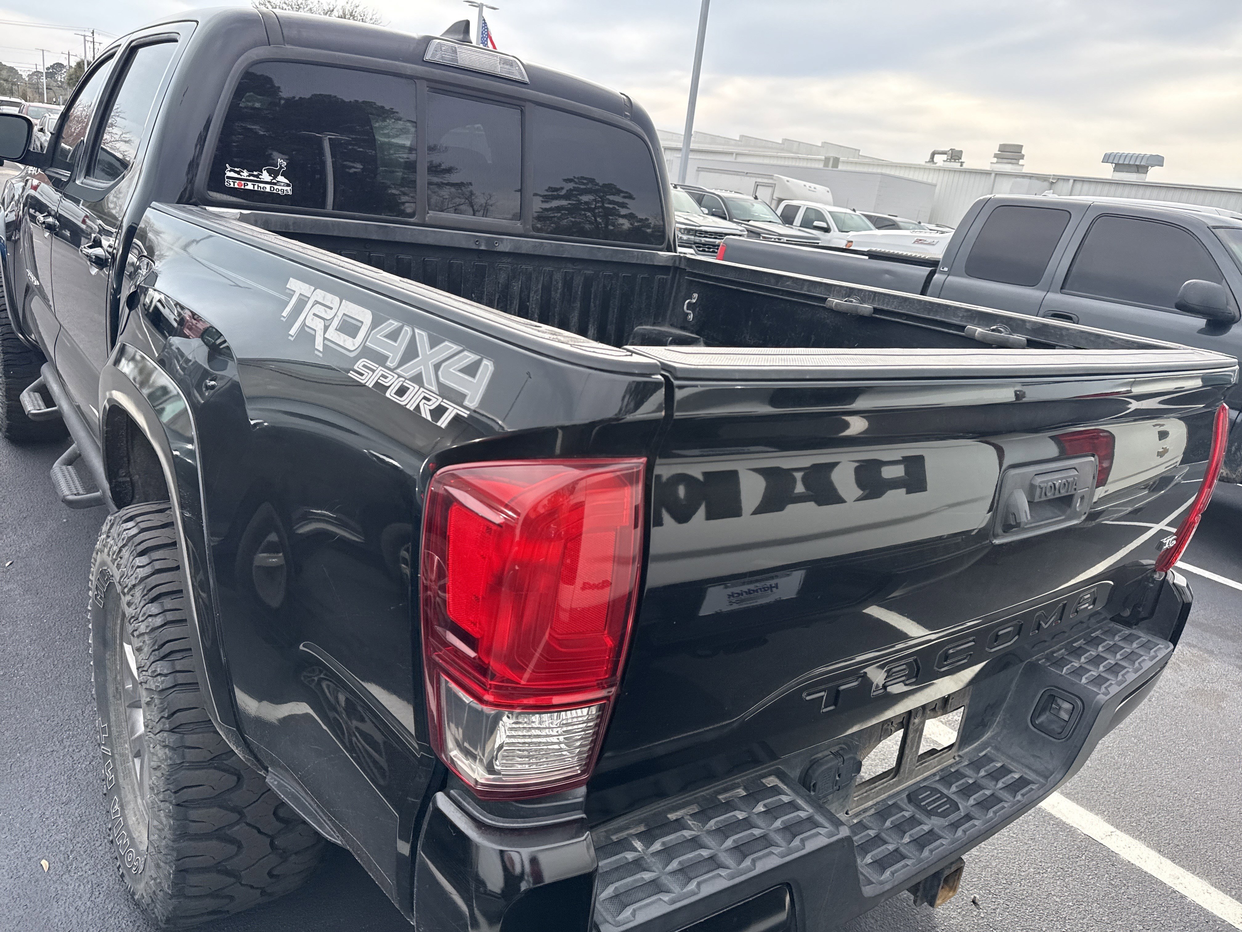 Used 2016 Toyota Tacoma TRD Sport w/ Towing Package image 8
