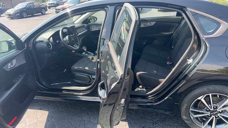 Used 2024 Kia Forte LXS FWD image 17