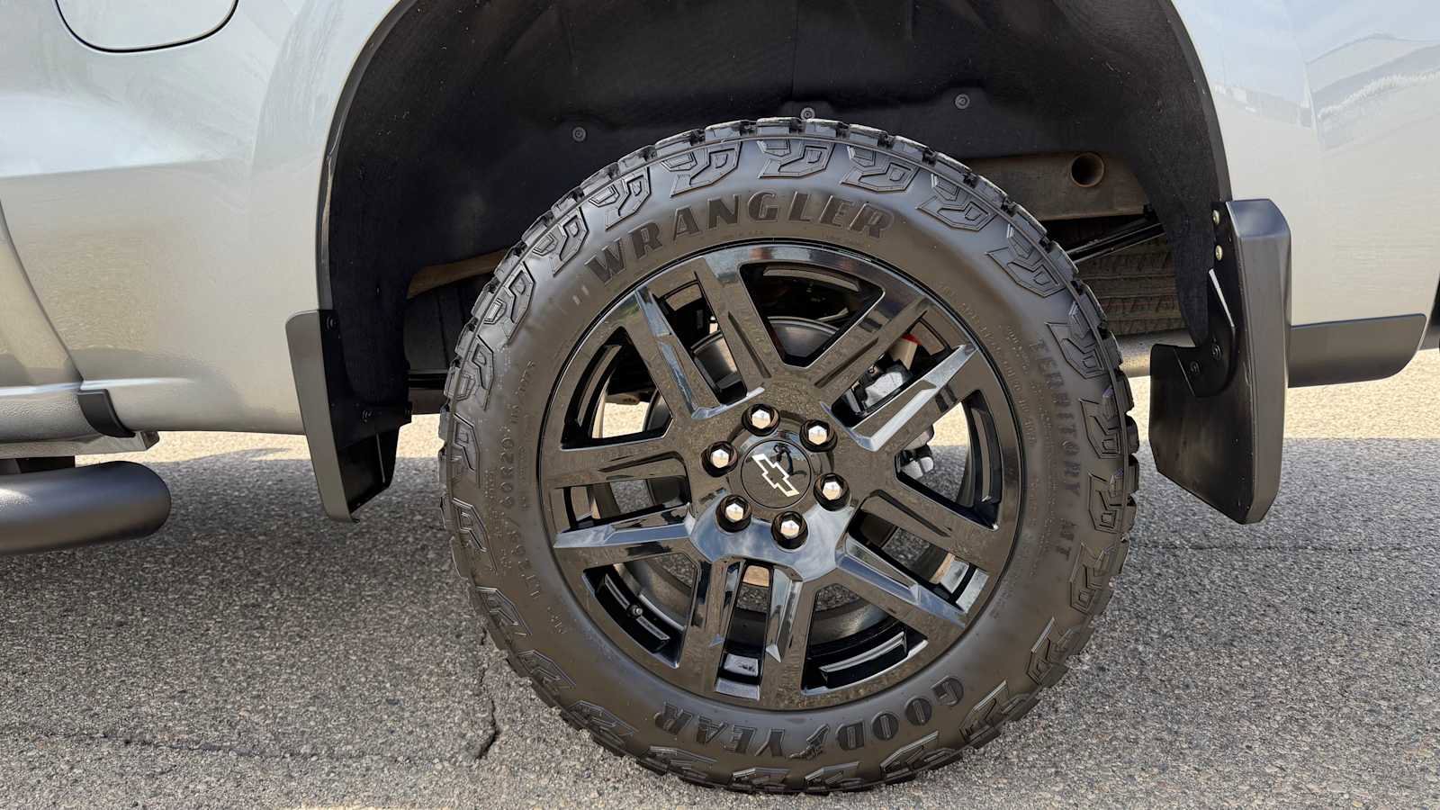 Used 2025 Chevrolet Silverado 1500 LT Trail Boss w/ Convenience Package II AWD/4WD image 28