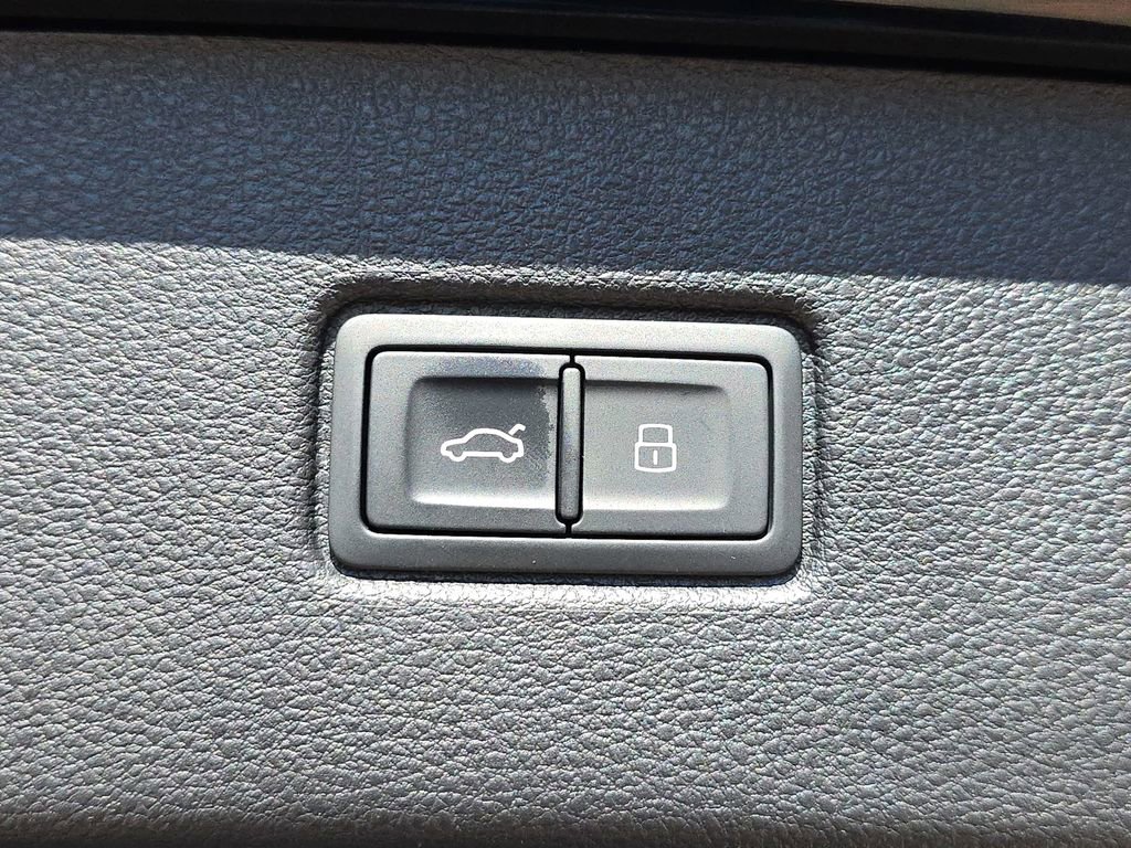 New 2026 Audi SQ7 Premium Plus image 14