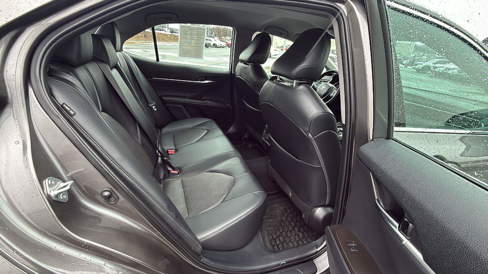 Used 2022 Toyota Camry XLE image 20