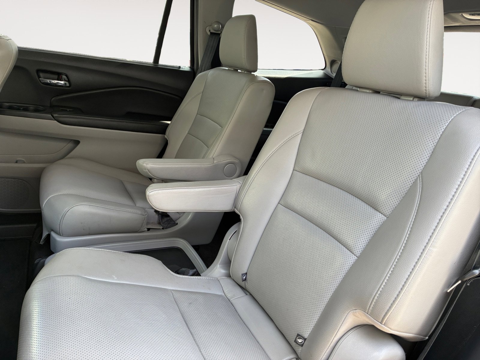 Used 2019 Honda Pilot Elite image 24