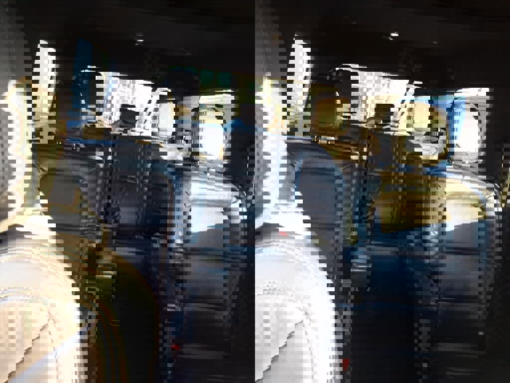 Used 2024 Lincoln Navigator Reserve image 24