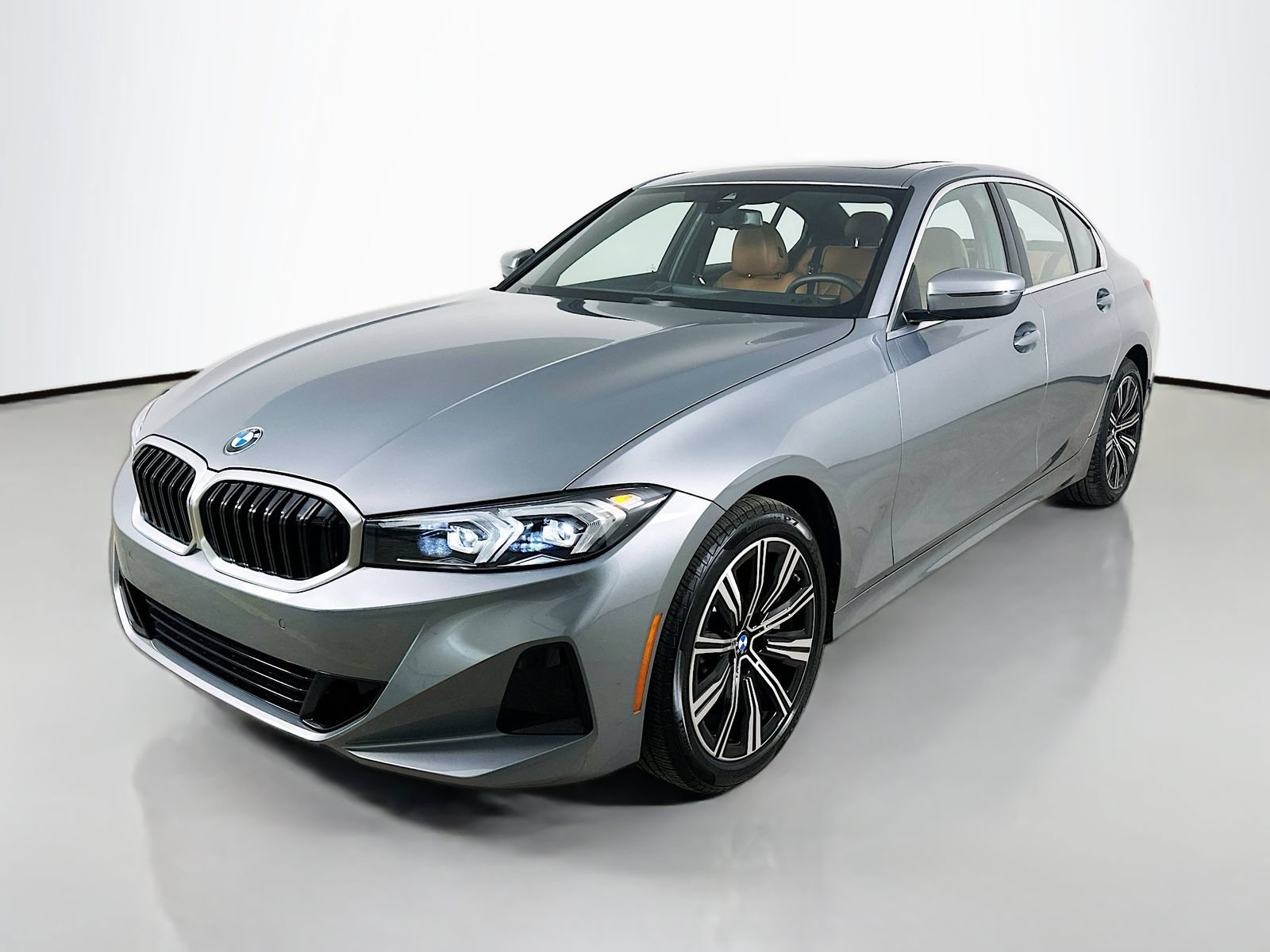 Used 2025 BMW 330i xDrive Sedan AWD/4WD image 1