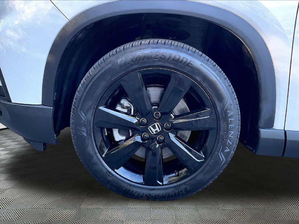 Used 2025 Honda Pilot Black Edition image 7