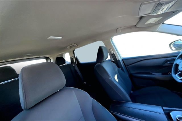 Used 2024 Nissan Rogue S image 19