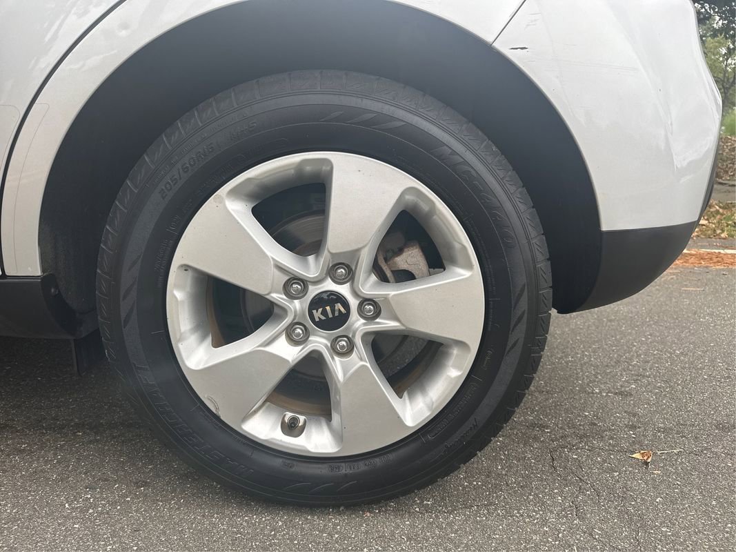 Used 2017 Kia Soul image 35