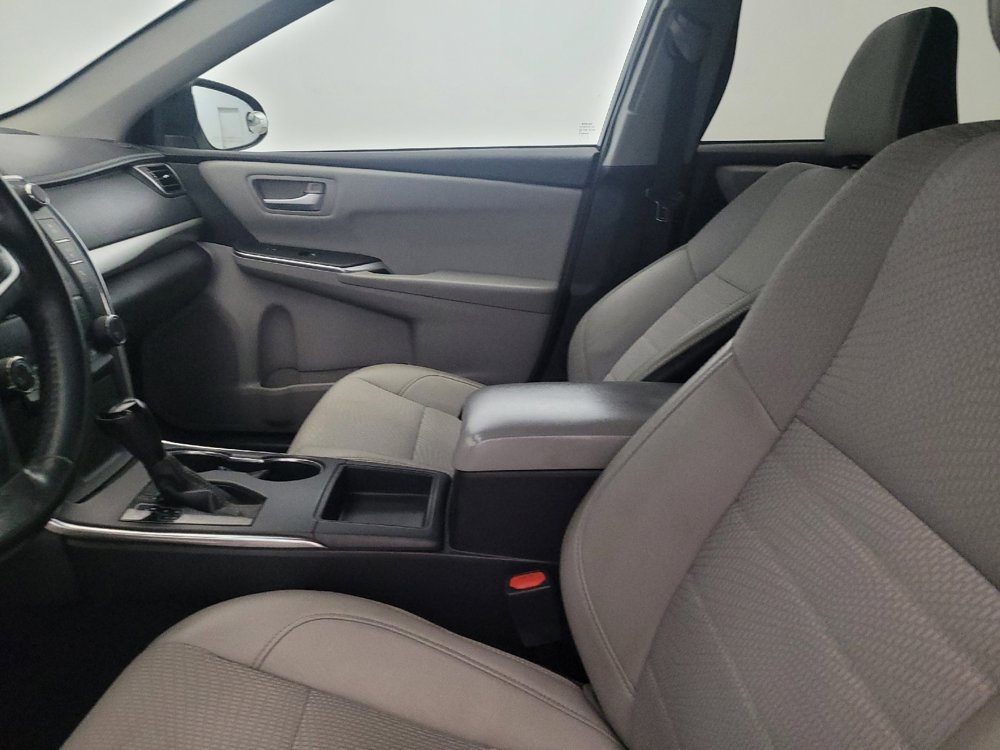 Used 2016 Toyota Camry SE image 17