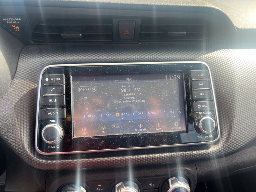 Used 2020 Nissan Kicks S FWD image 10